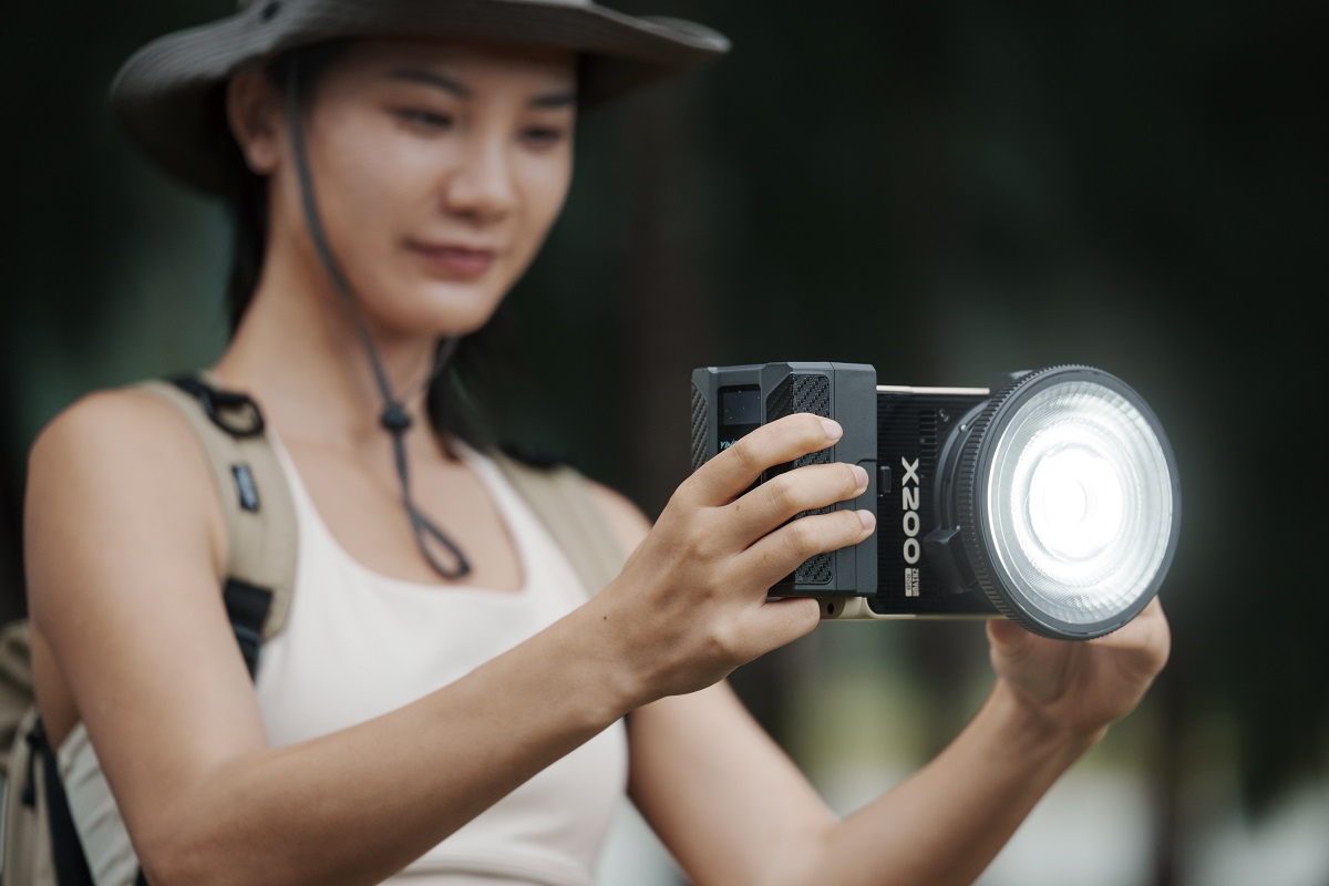 Zhiyun Molus X200 Series: Compact High-Output LED Fixtures for Multiple Applications