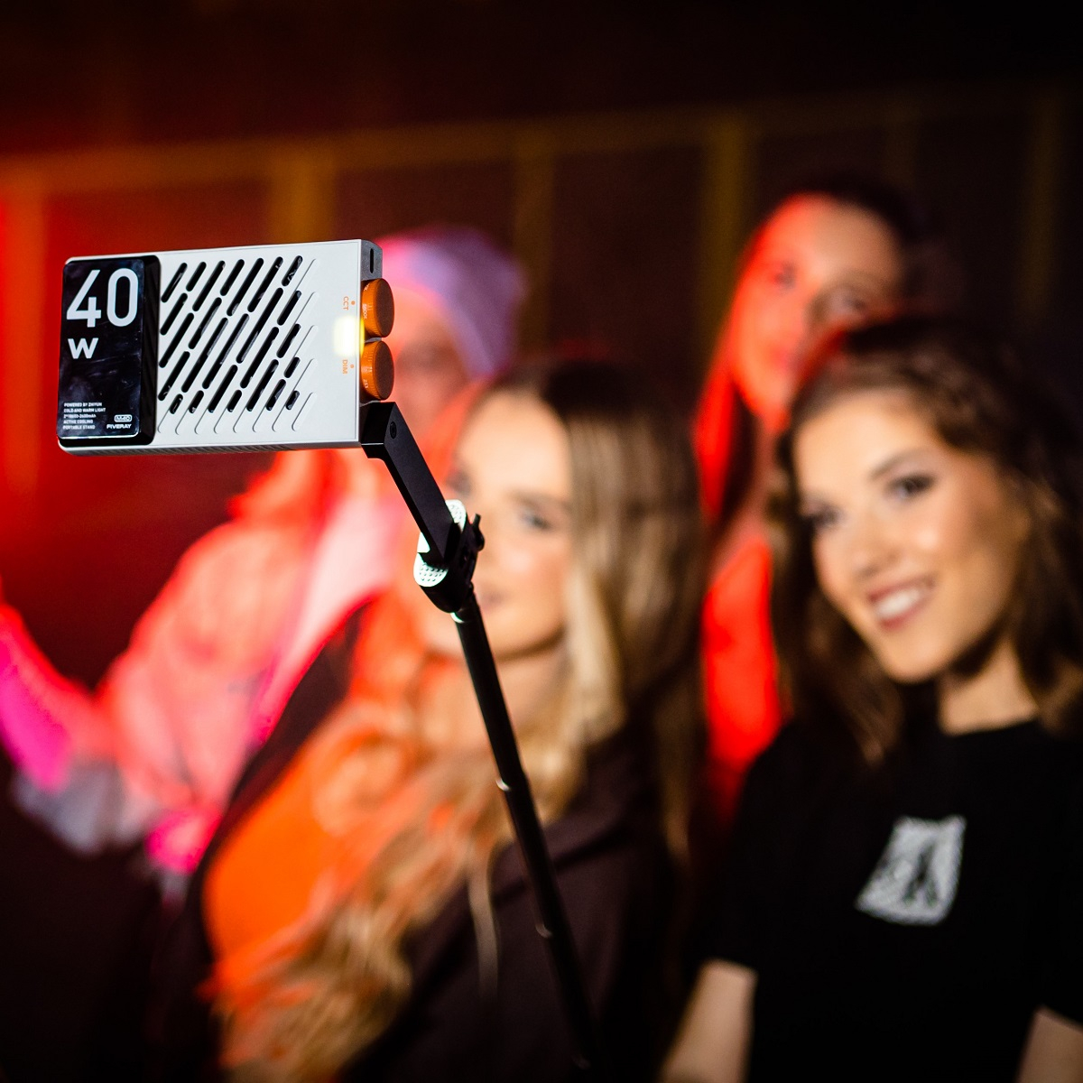 Let Your Creativity Fly with Zhiyun’s FiveRay M40 Pocket Fill Light