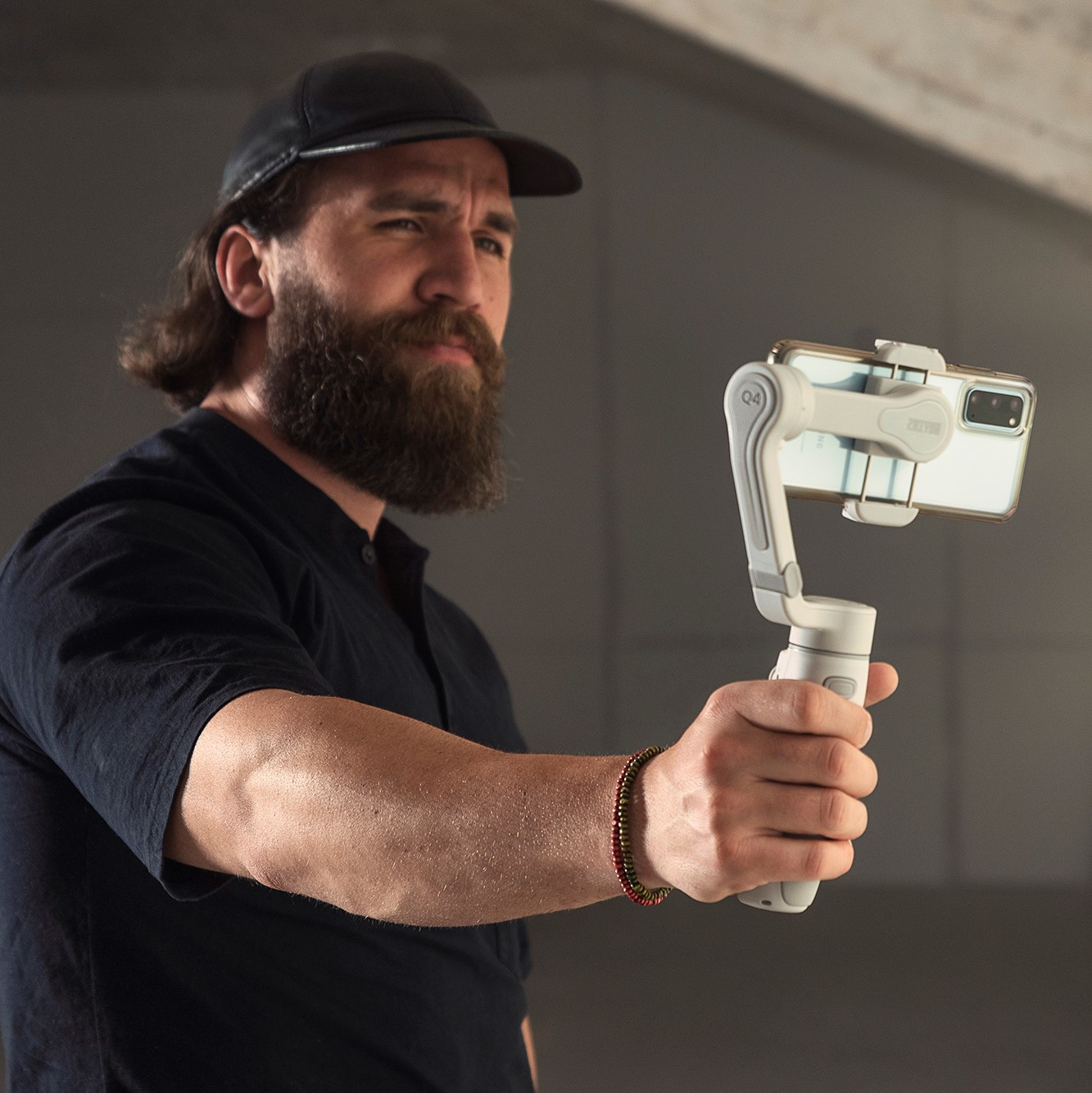 Zhiyun-Tech Smooth-Q4 in use